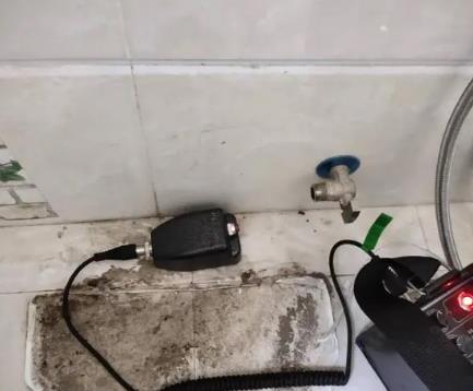万年屋顶漏水维修公司分享下卫生间漏水的危害及解决方法